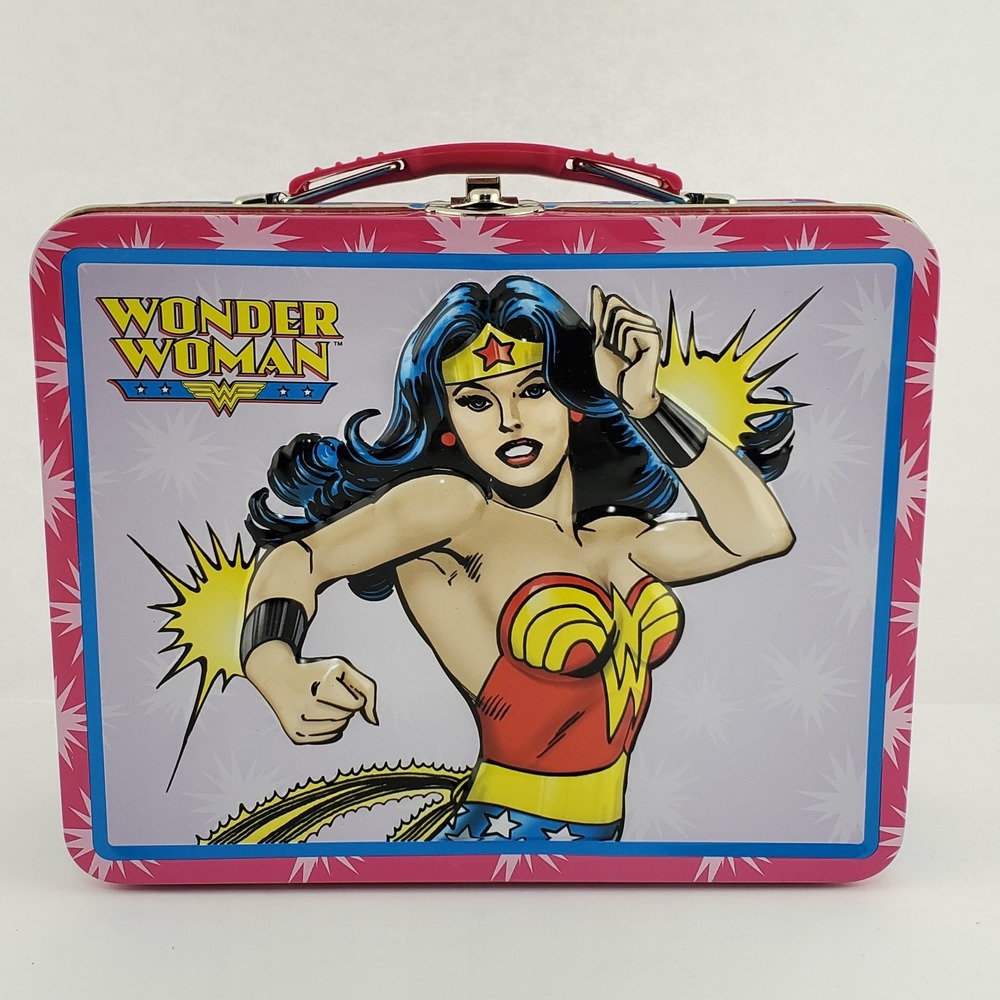 DC Comics 3D Embossed Wonder Woman Metal Lunch Pail 2001 The Tin Box Company New